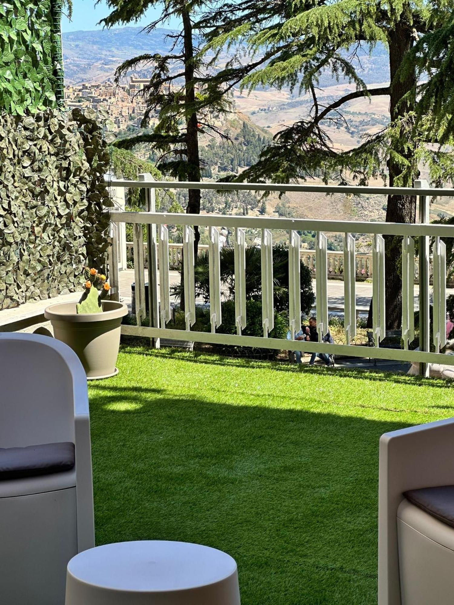Doctor House Standard, Suites & Luxury Rooms Enna Eksteriør bilde
